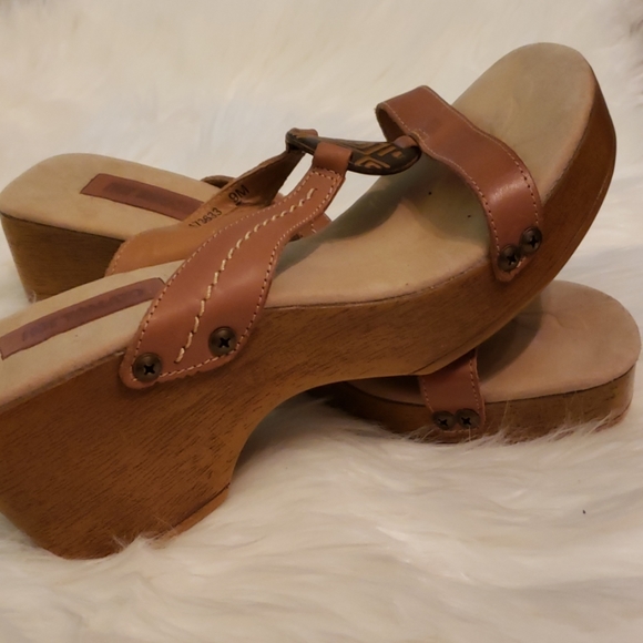 Hot Tomato Wedge Sandal Size 9M - Picture 3 of 7